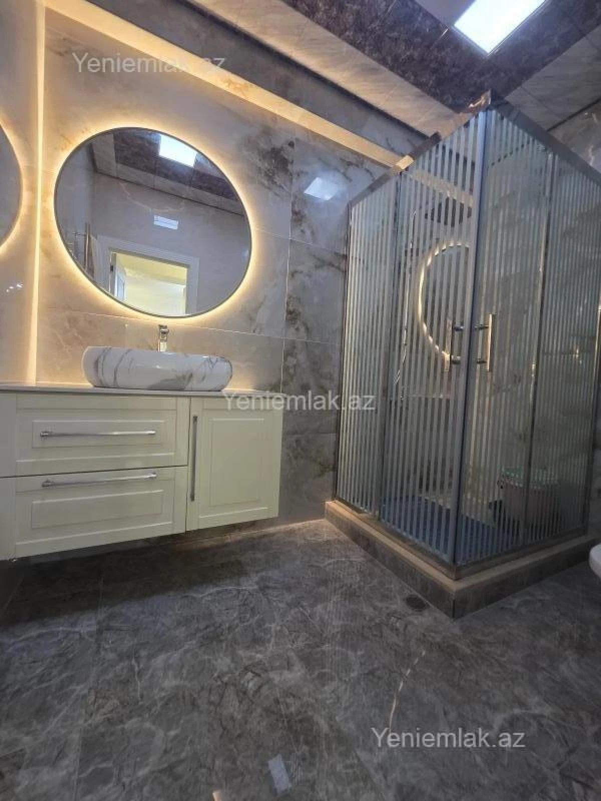 Satılır 3 otaqlı yeni tikili 125 m²