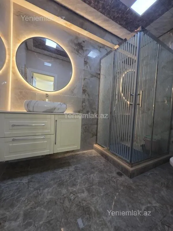 Satılır 3 otaqlı yeni tikili 125 m²