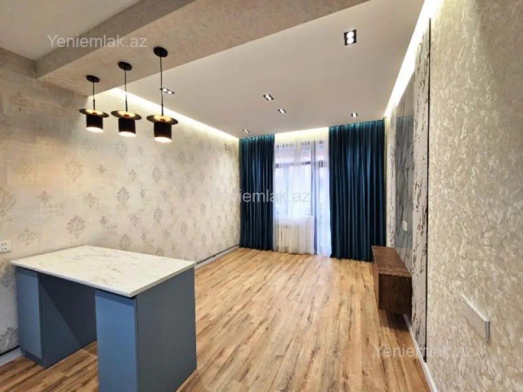Satılır 2 otaqlı yeni tikili 60 m²