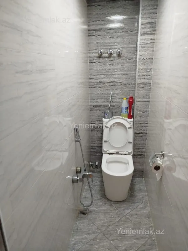 Satılır 2 otaqlı köhnə tikili 56 m²