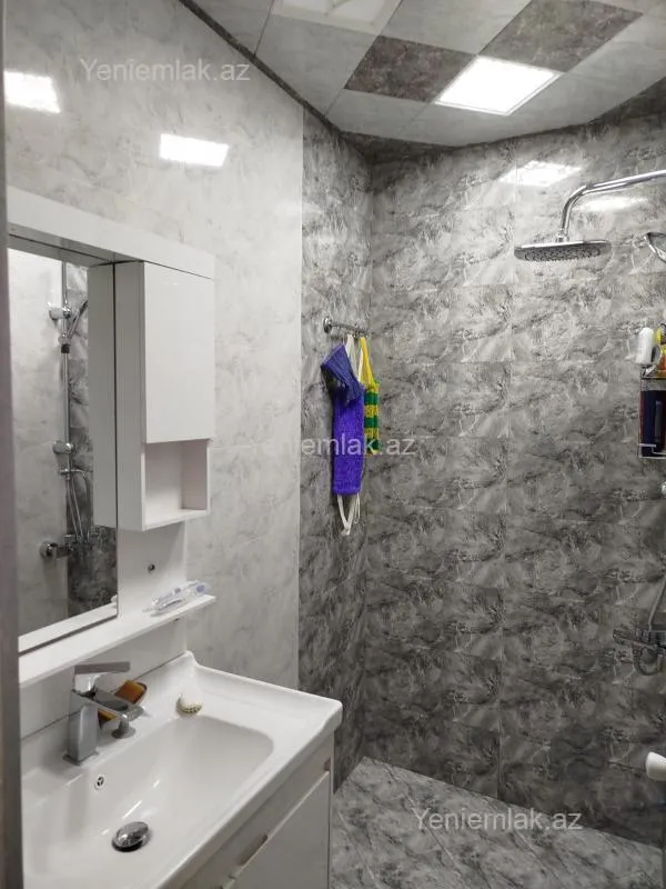 Satılır 2 otaqlı köhnə tikili 56 m²