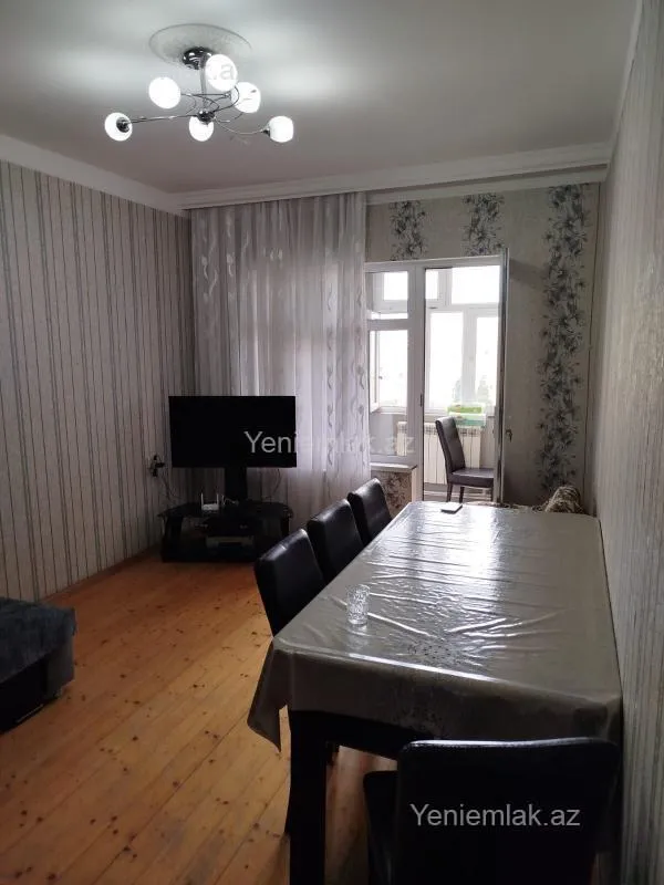 Satılır 2 otaqlı köhnə tikili 56 m²