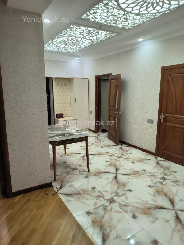 Satılır 4 otaqlı yeni tikili 150 m²