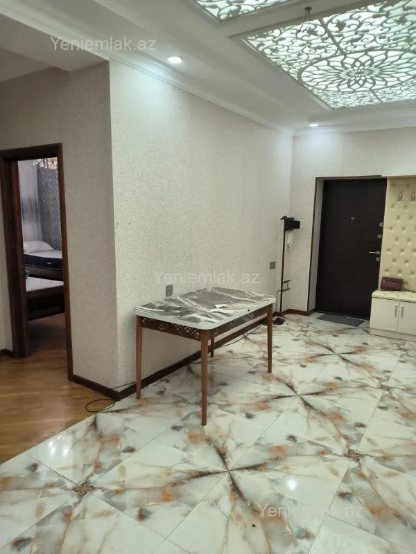 Satılır 4 otaqlı yeni tikili 150 m²