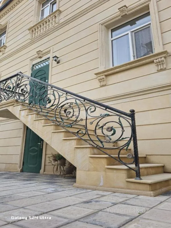 Satılır 6 otaqlı həyət evi 420 m²