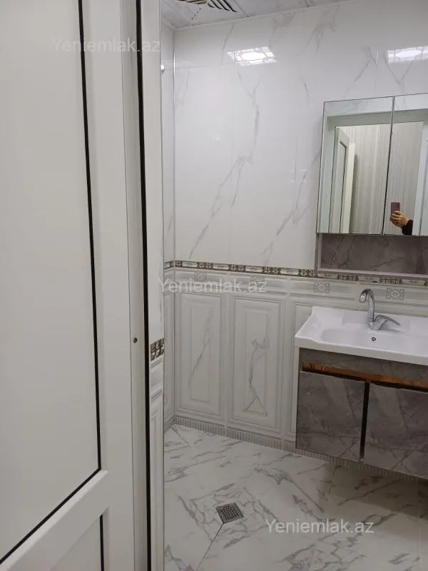 Satılır 3 otaqlı yeni tikili 85 m²