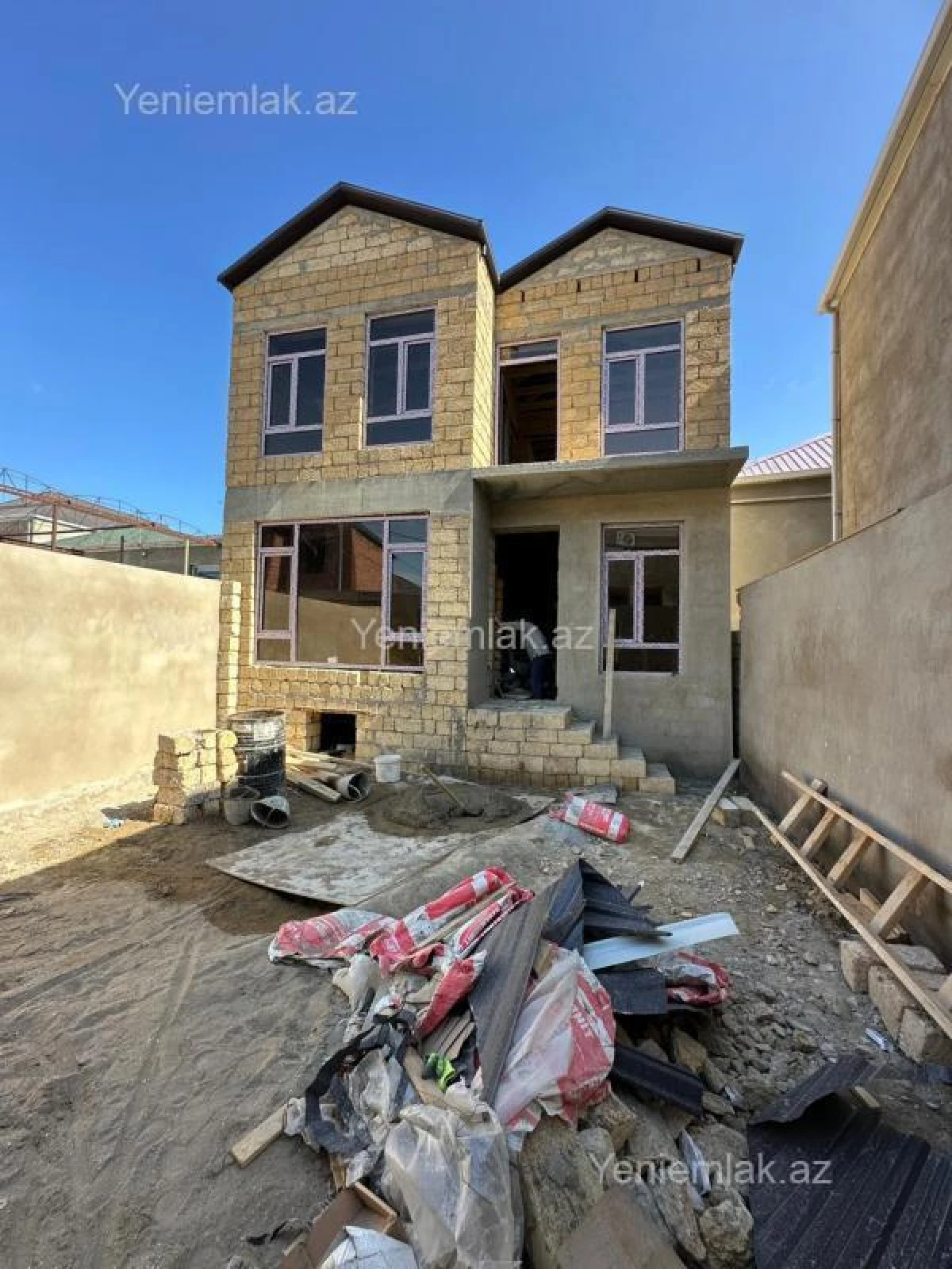 Satılır 4 otaqlı həyət evi 140 m²