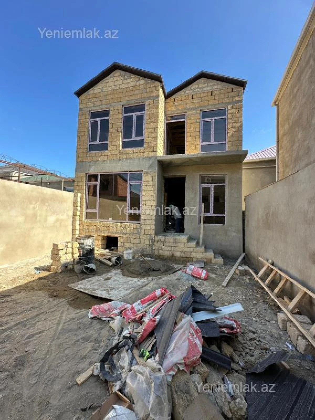 Satılır 4 otaqlı həyət evi 140 m²