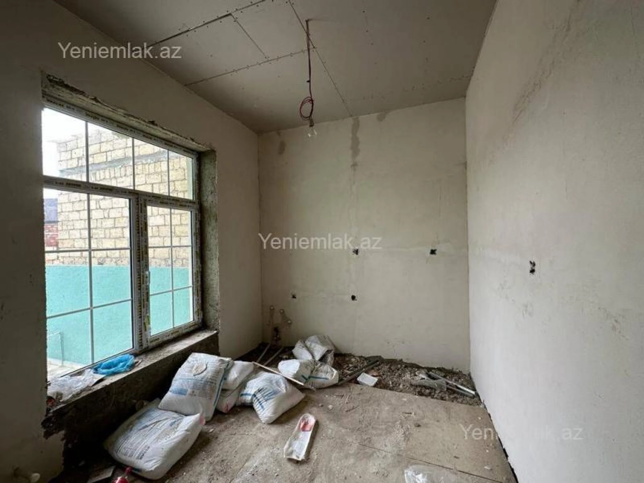 Satılır 4 otaqlı həyət evi 140 m²