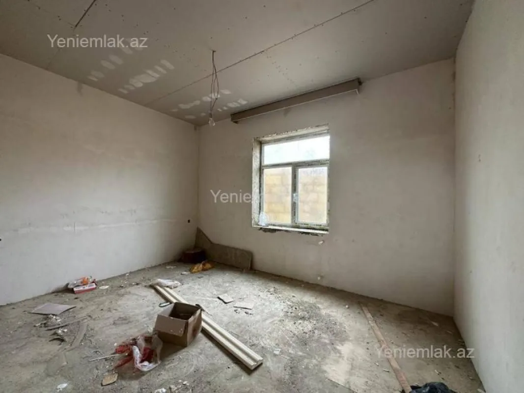 Satılır 4 otaqlı həyət evi 140 m²