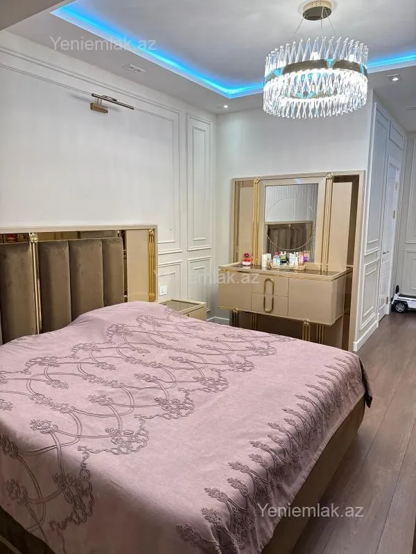 Satılır 4 otaqlı yeni tikili 155 m²