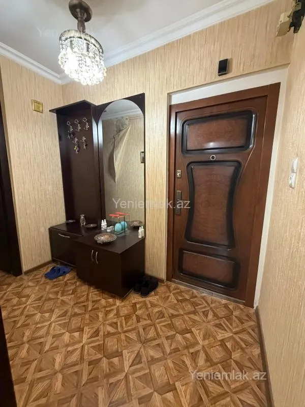 Satılır 5 otaqlı köhnə tikili 120 m²