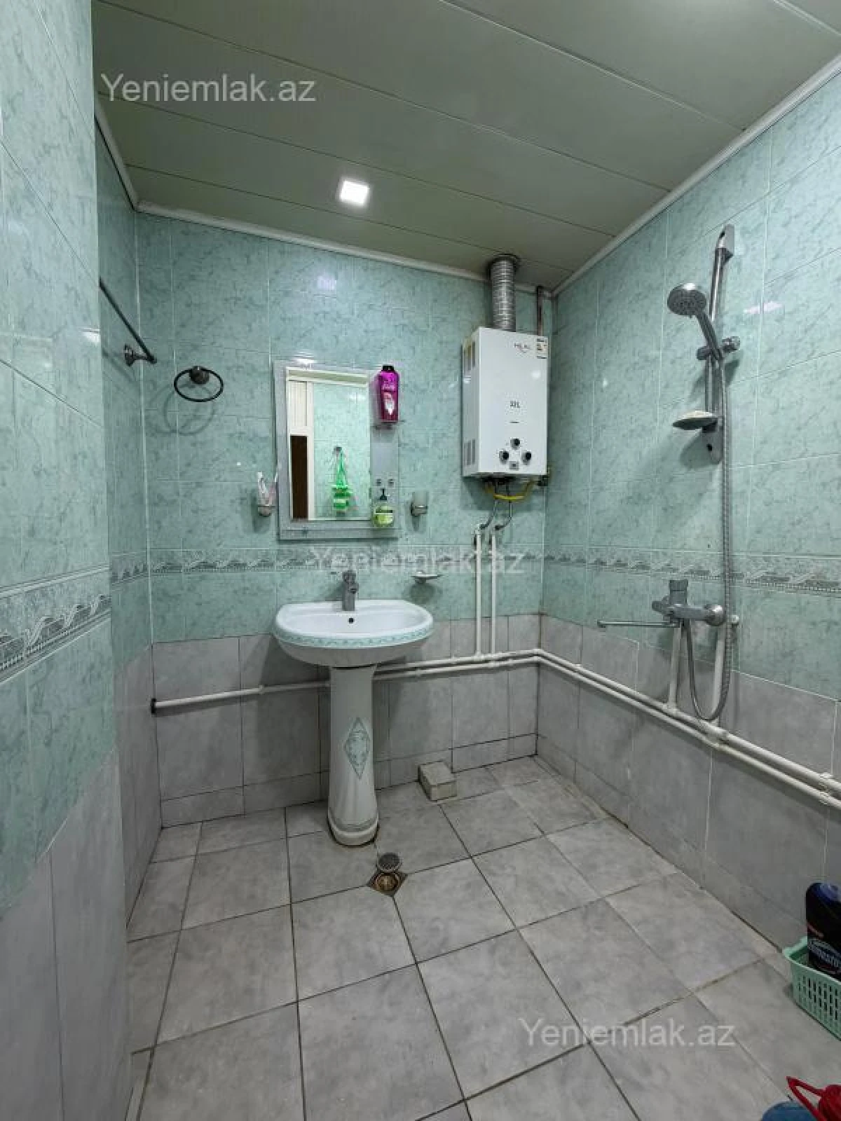 Satılır 5 otaqlı köhnə tikili 120 m²