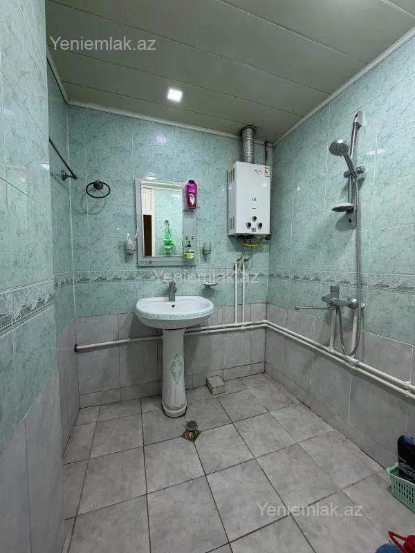 Satılır 5 otaqlı köhnə tikili 120 m²