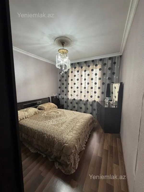 Satılır 5 otaqlı köhnə tikili 120 m²