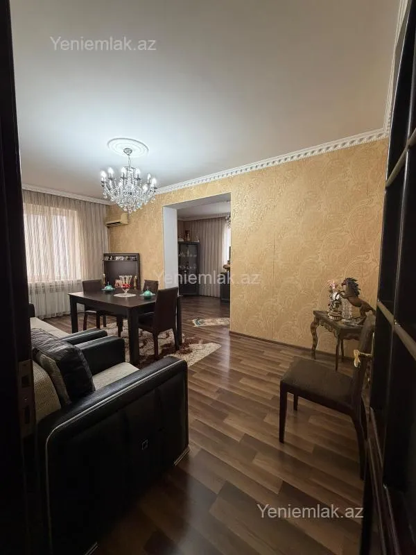 Satılır 5 otaqlı köhnə tikili 120 m²