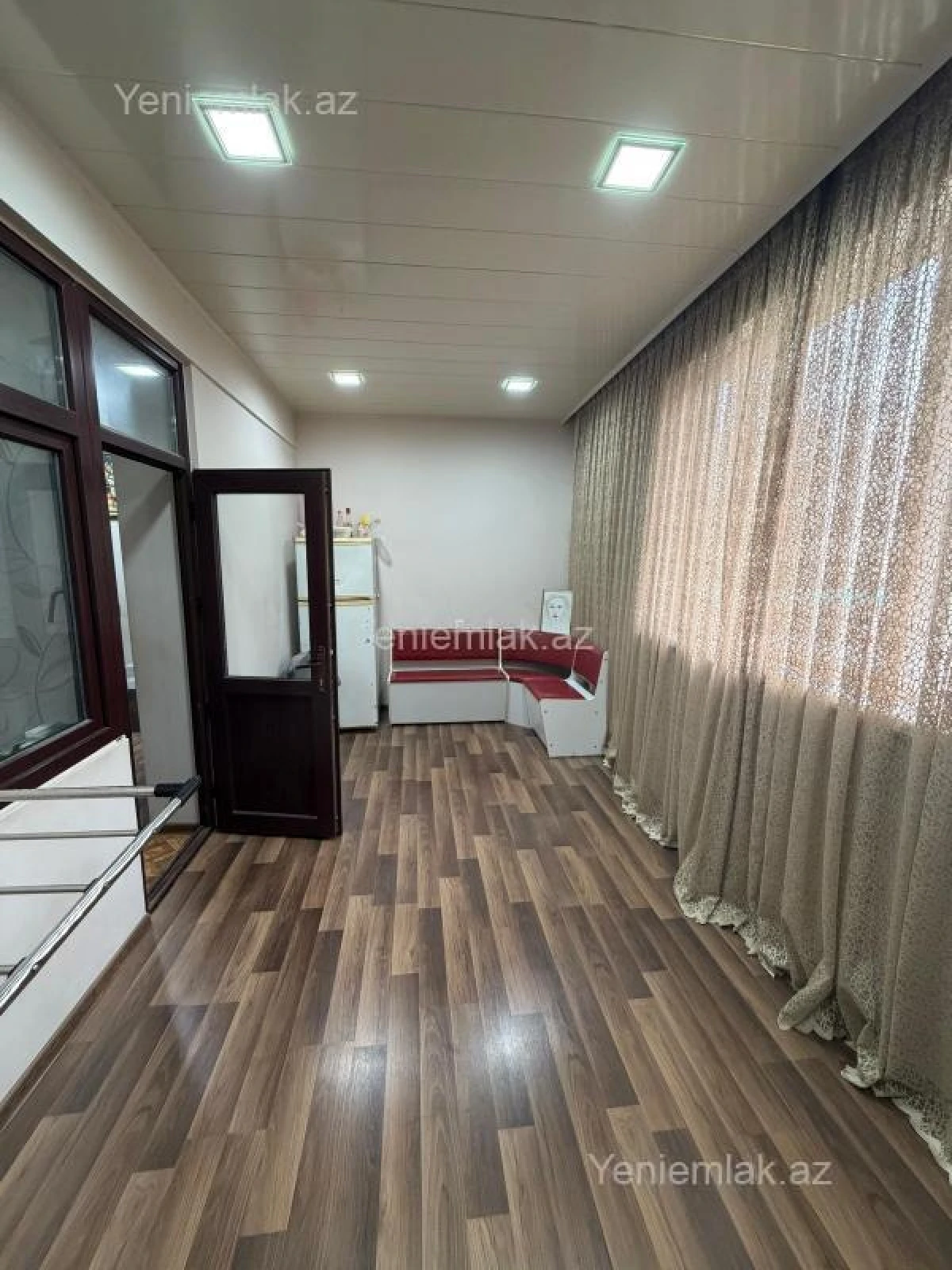Satılır 5 otaqlı köhnə tikili 120 m²
