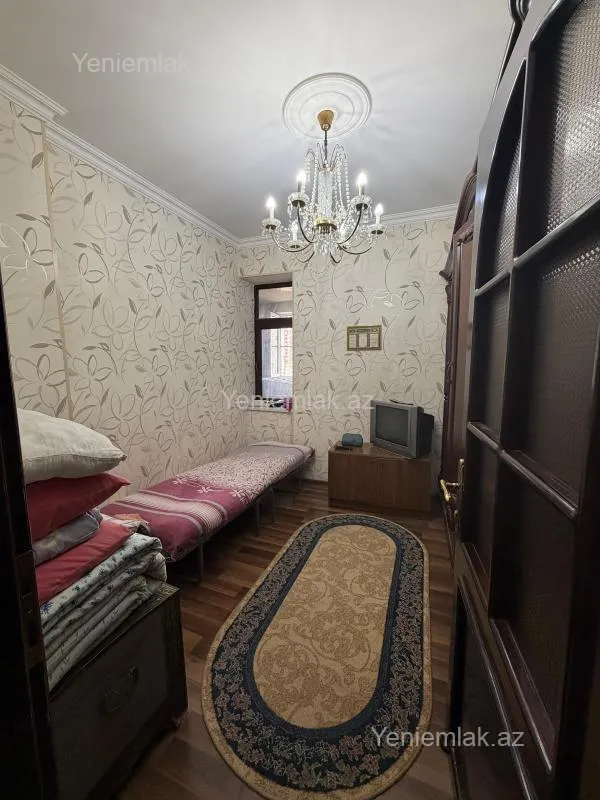 Satılır 5 otaqlı köhnə tikili 120 m²