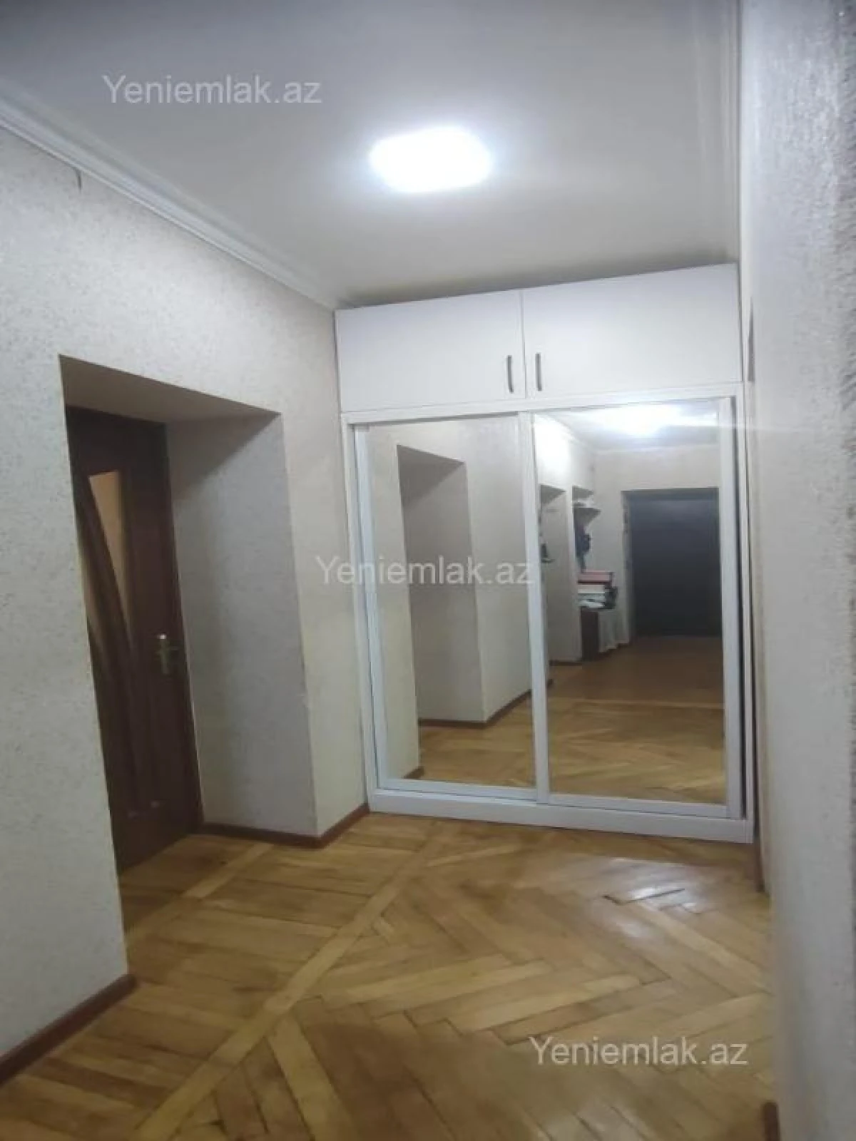 Satılır 3 otaqlı köhnə tikili 70 m²