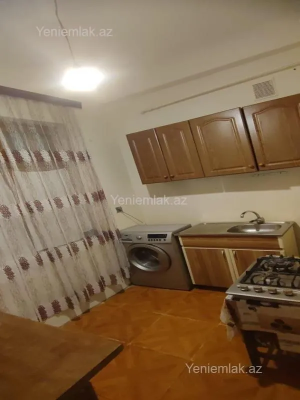 Satılır 3 otaqlı köhnə tikili 70 m²