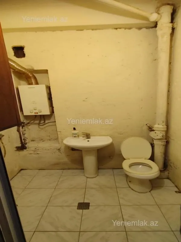 Satılır 3 otaqlı köhnə tikili 70 m²