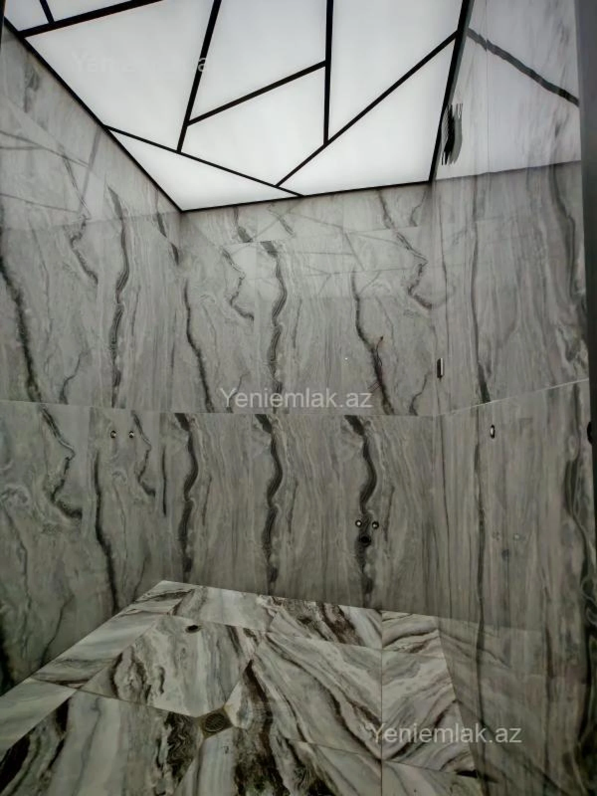 Satılır 3 otaqlı yeni tikili 85 m²