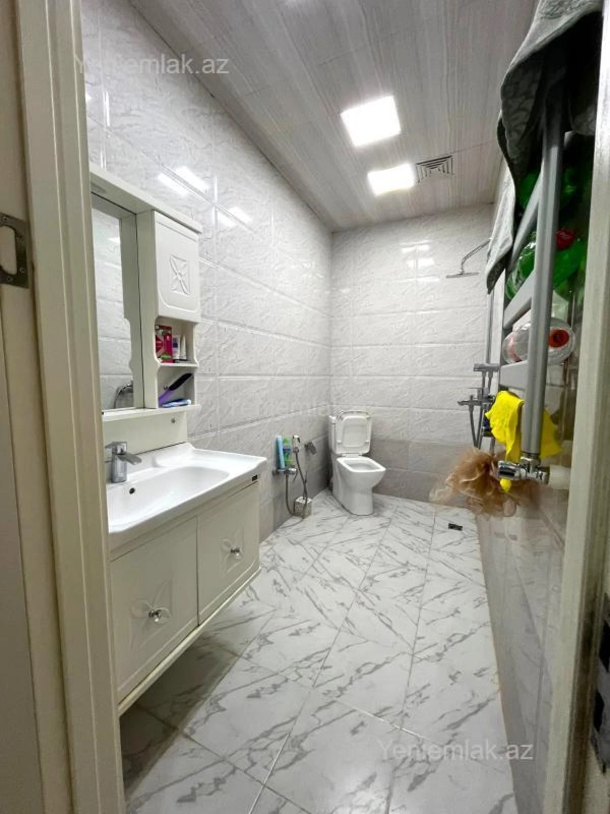 Satılır 3 otaqlı yeni tikili 75 m²