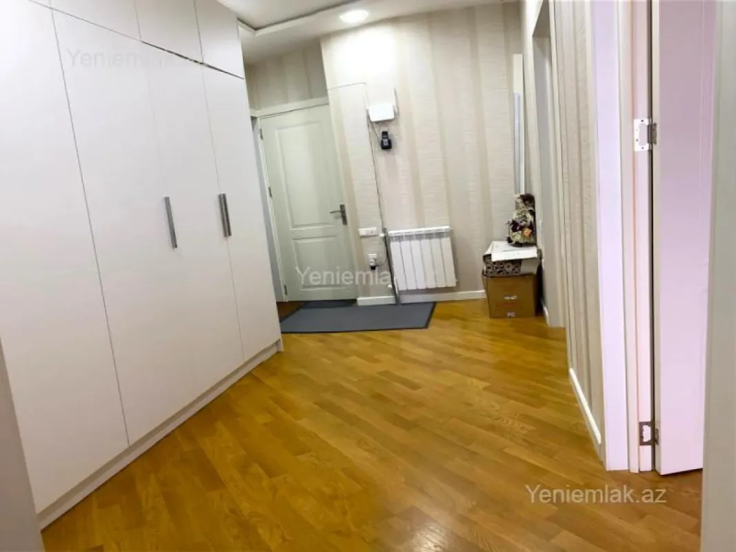 Satılır 3 otaqlı köhnə tikili 70 m²