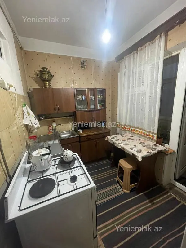 Satılır 3 otaqlı köhnə tikili 80 m²
