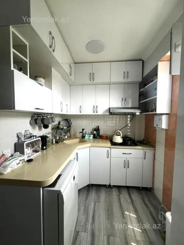 Satılır 3 otaqlı köhnə tikili 78 m²