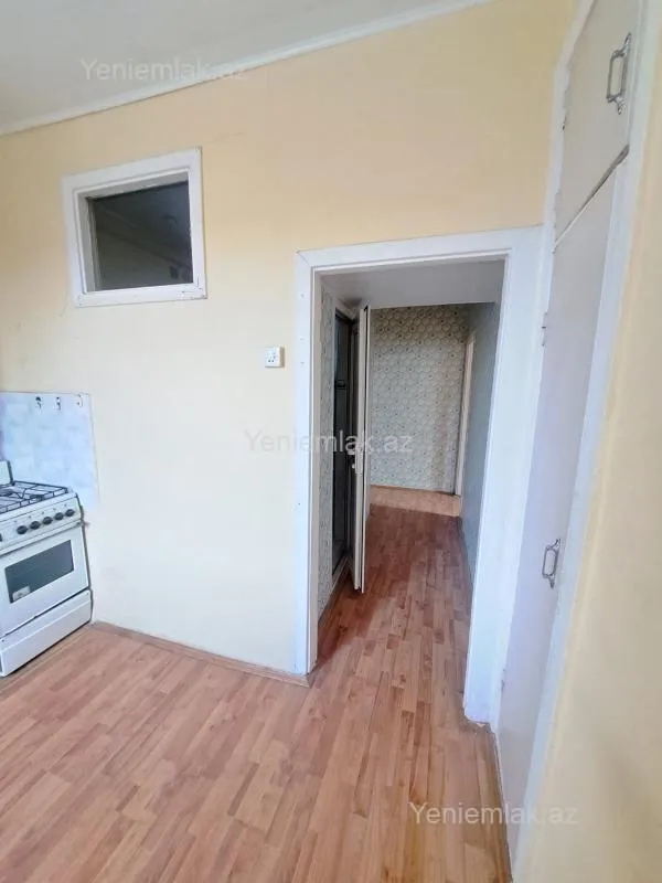 Satılır 1 otaqlı köhnə tikili 36 m²