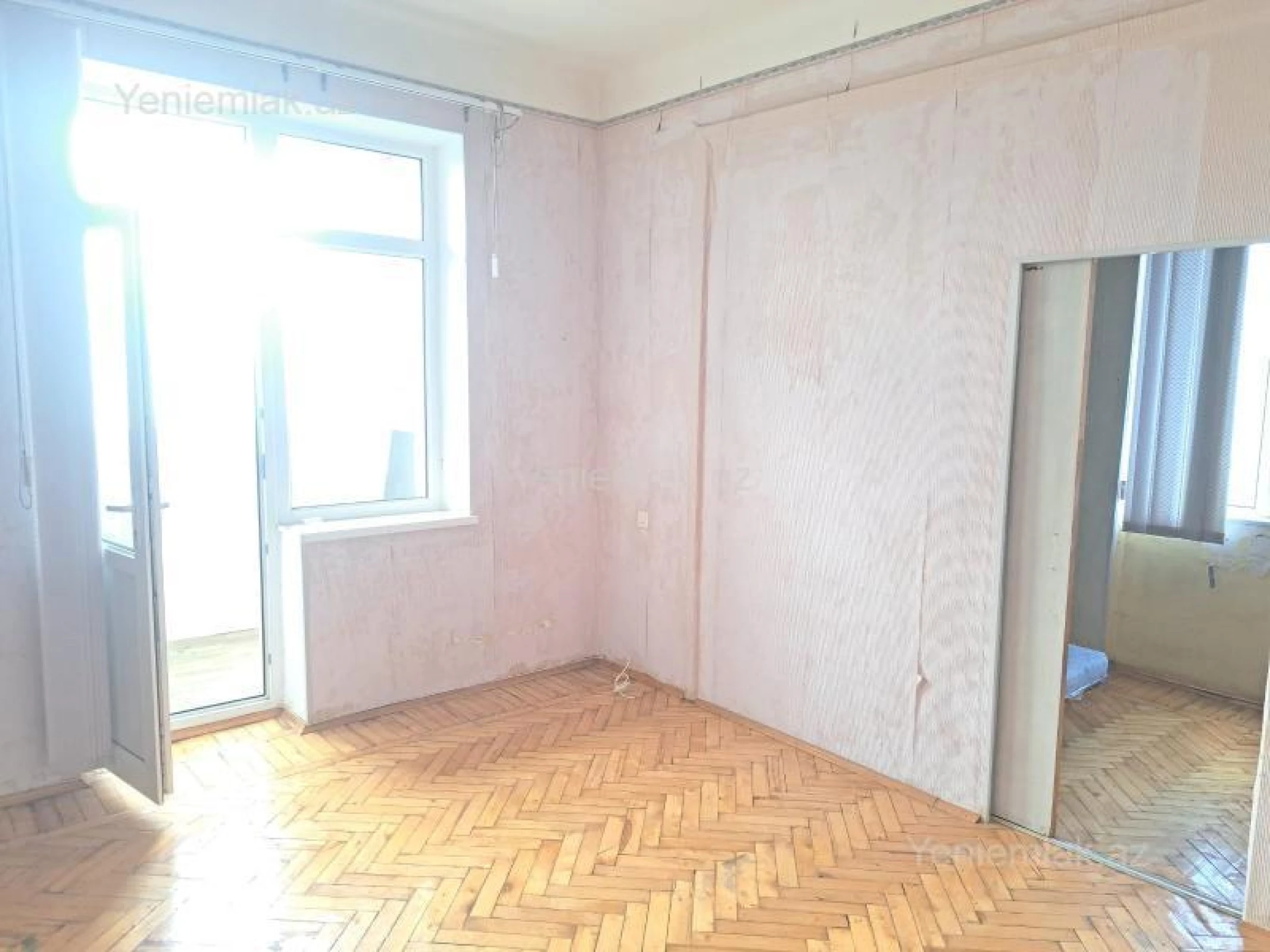 Satılır 1 otaqlı köhnə tikili 36 m²