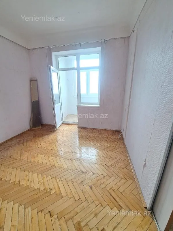 Satılır 1 otaqlı köhnə tikili 36 m²