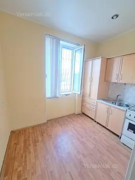 Satılır 1 otaqlı köhnə tikili 36 m²