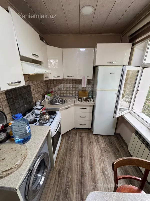 Satılır 2 otaqlı köhnə tikili 47 m²