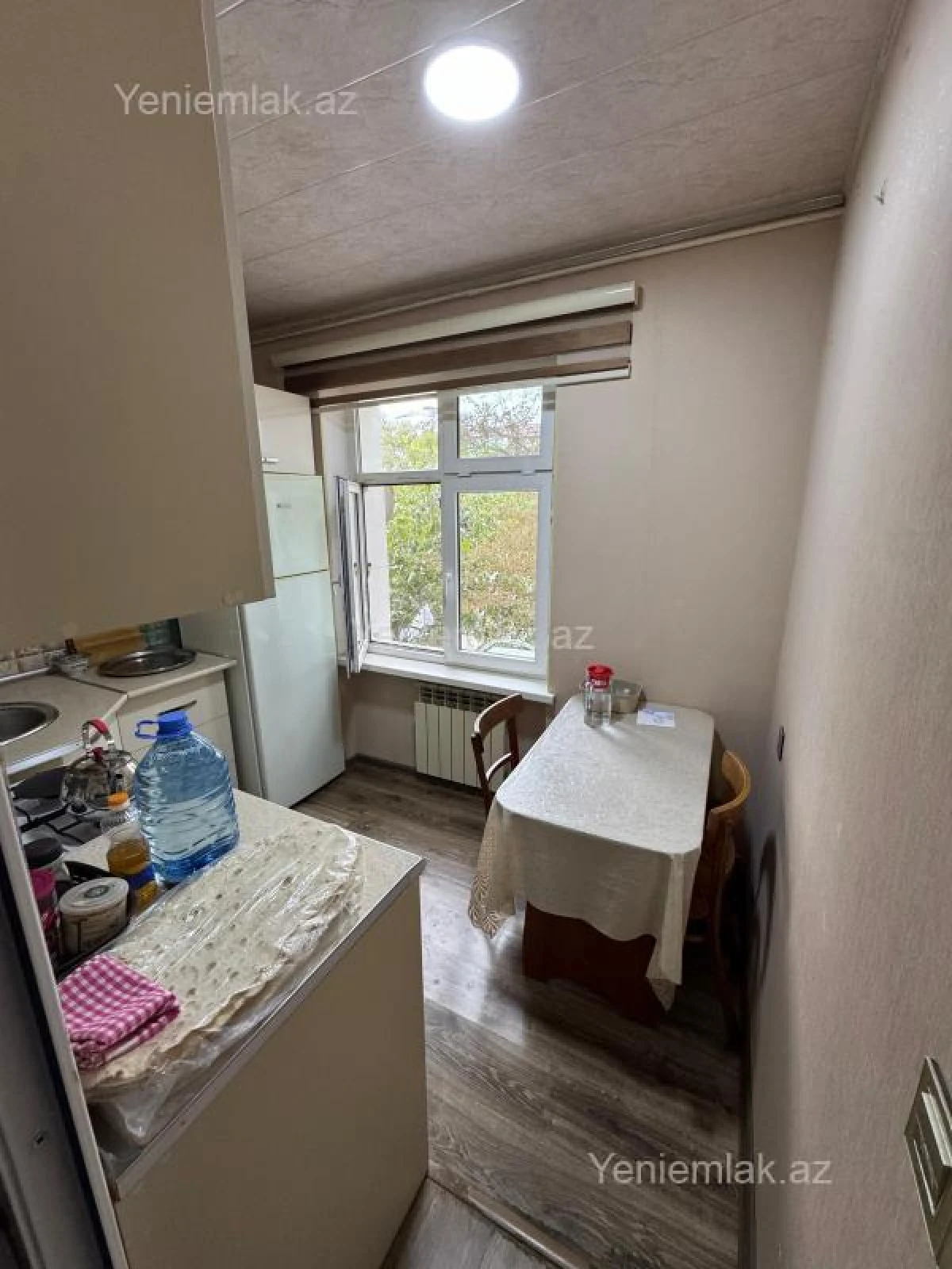 Satılır 2 otaqlı köhnə tikili 47 m²