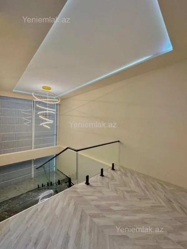 Satılır 6 otaqlı həyət evi 350 m²