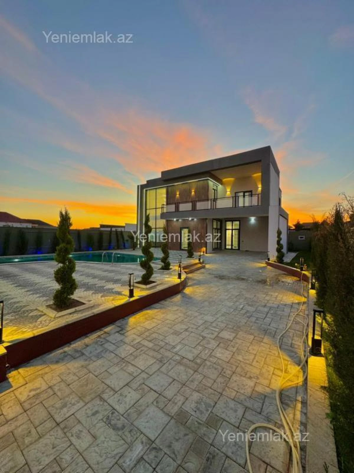 Satılır 6 otaqlı həyət evi 350 m²