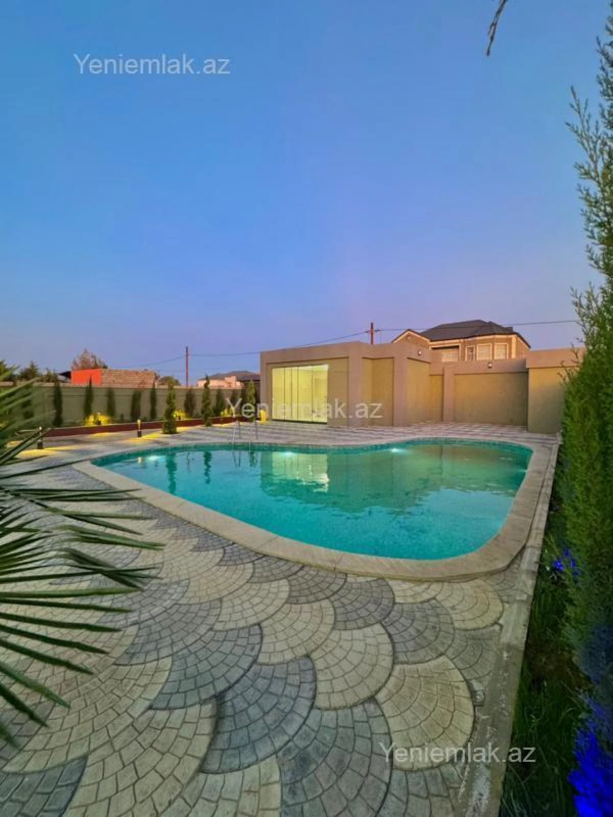 Satılır 6 otaqlı həyət evi 350 m²