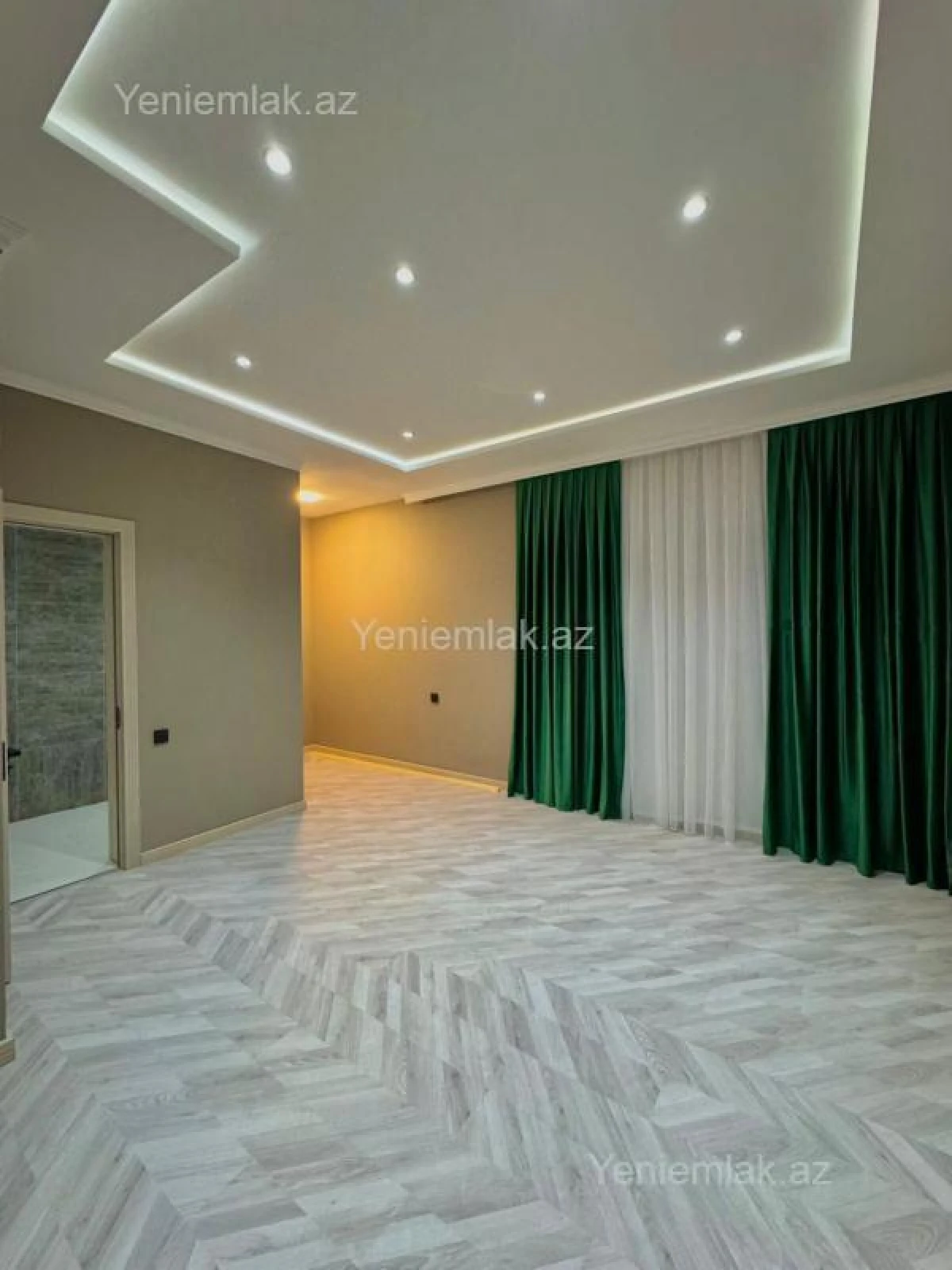 Satılır 6 otaqlı həyət evi 350 m²