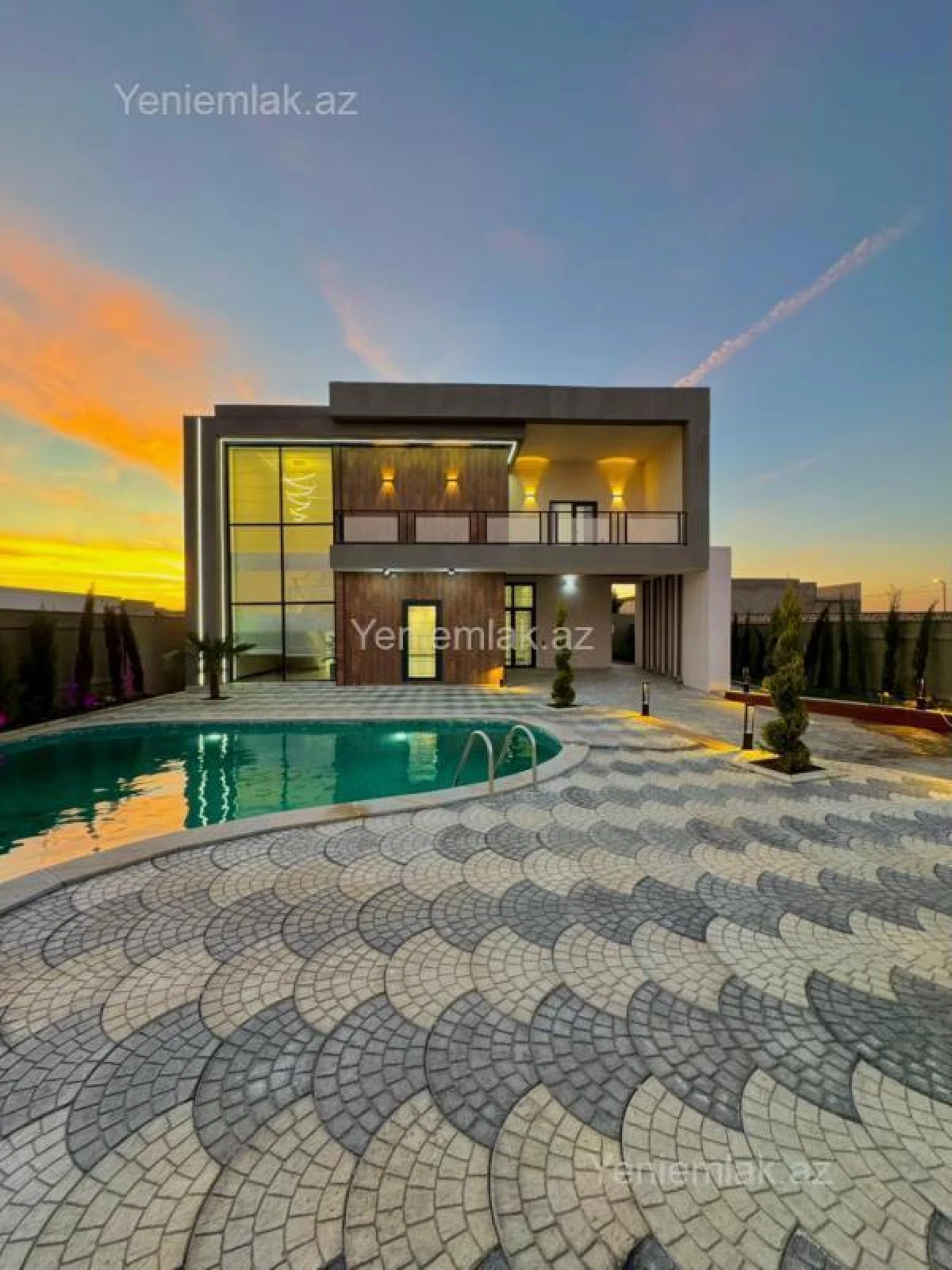 Satılır 6 otaqlı həyət evi 350 m²