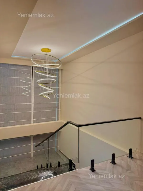 Satılır 6 otaqlı həyət evi 350 m²