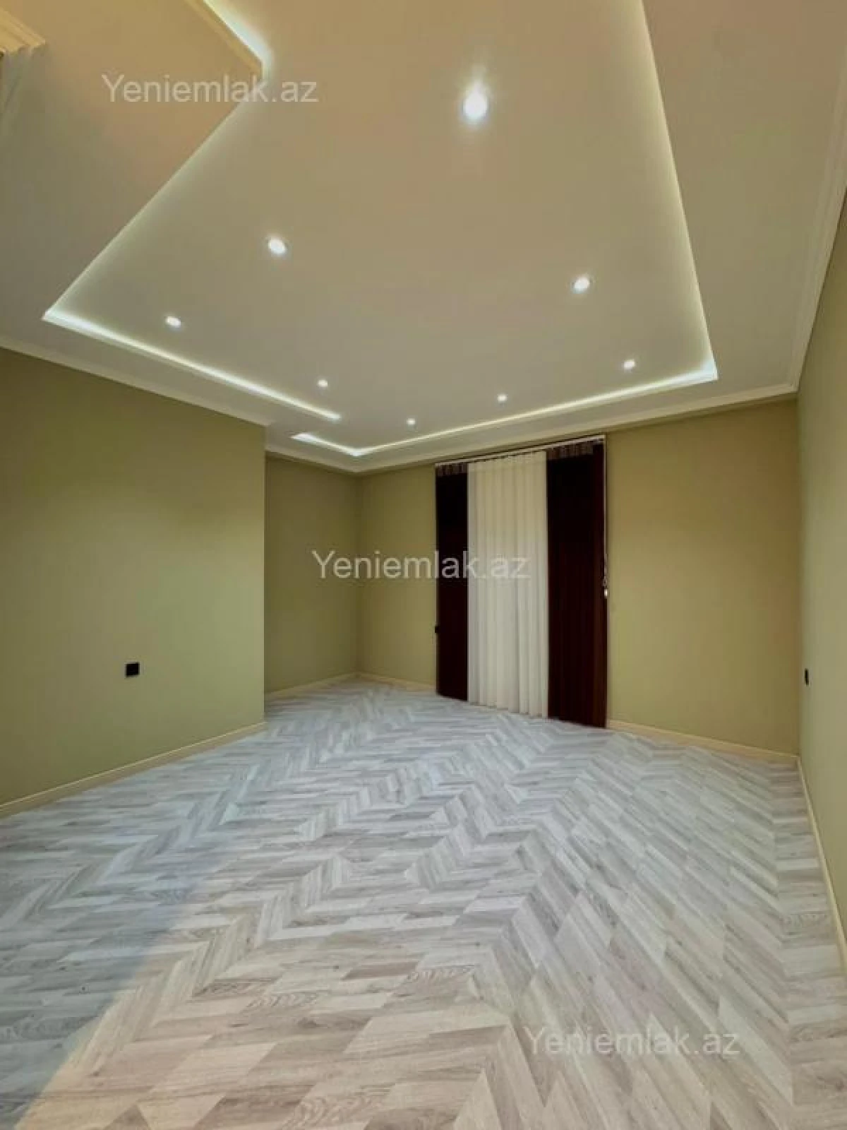 Satılır 6 otaqlı həyət evi 350 m²