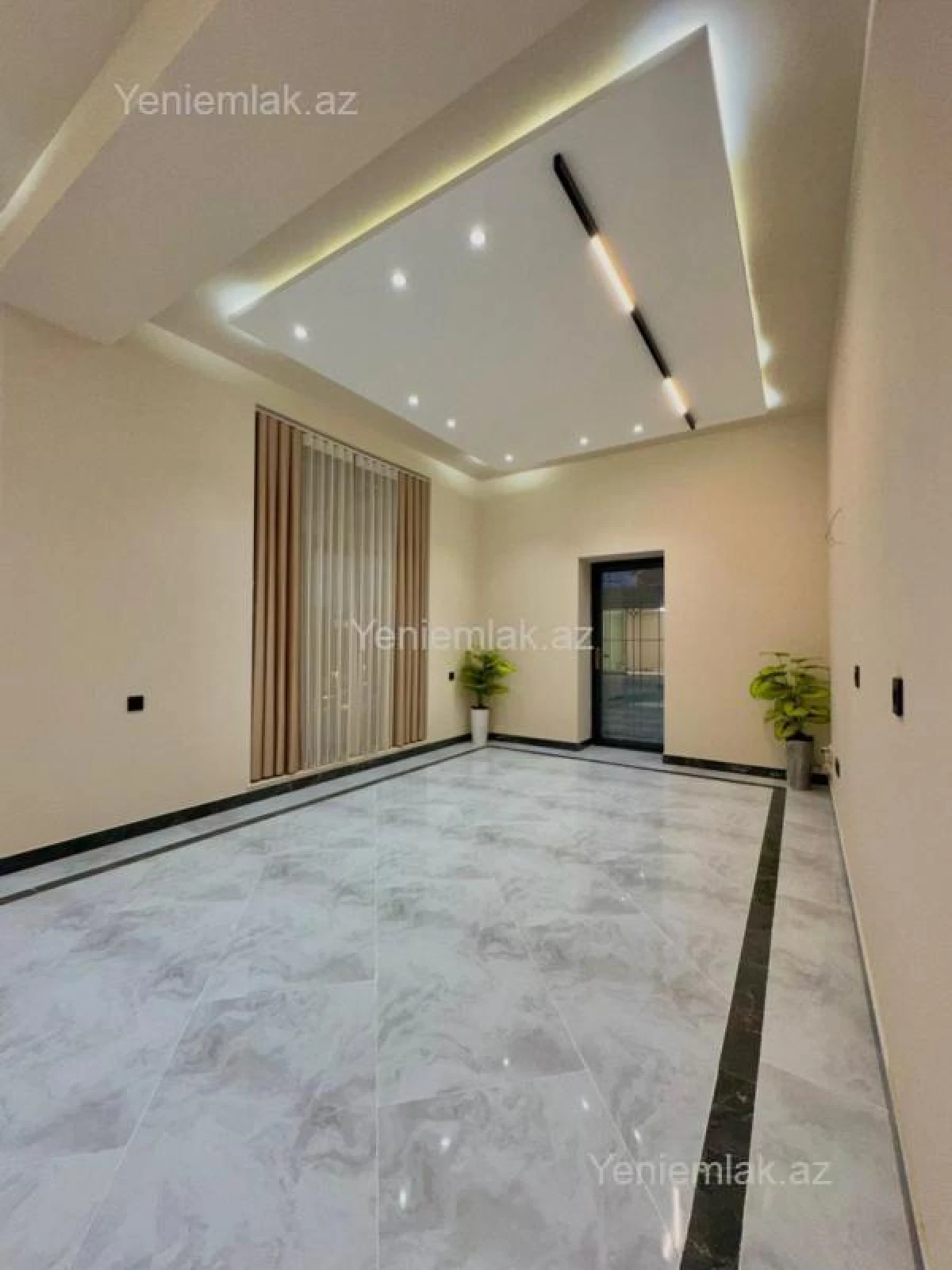 Satılır 6 otaqlı həyət evi 350 m²