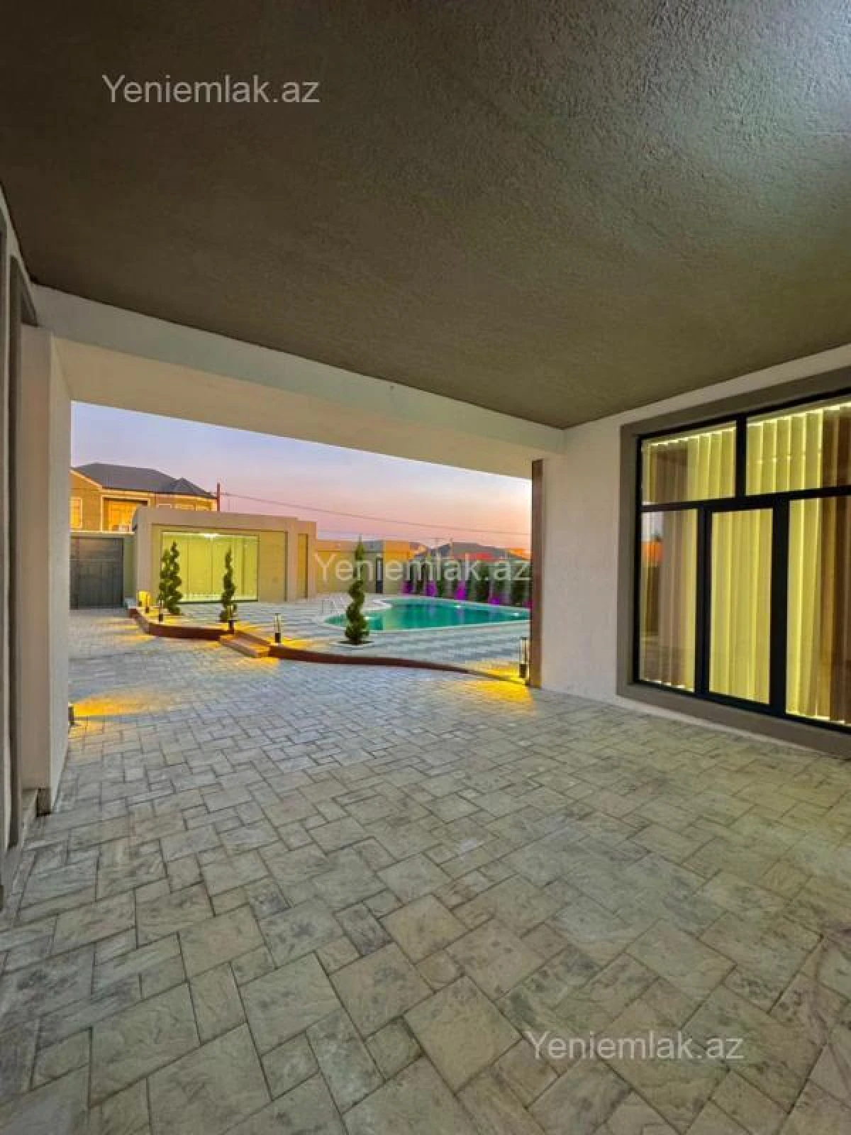 Satılır 6 otaqlı həyət evi 350 m²