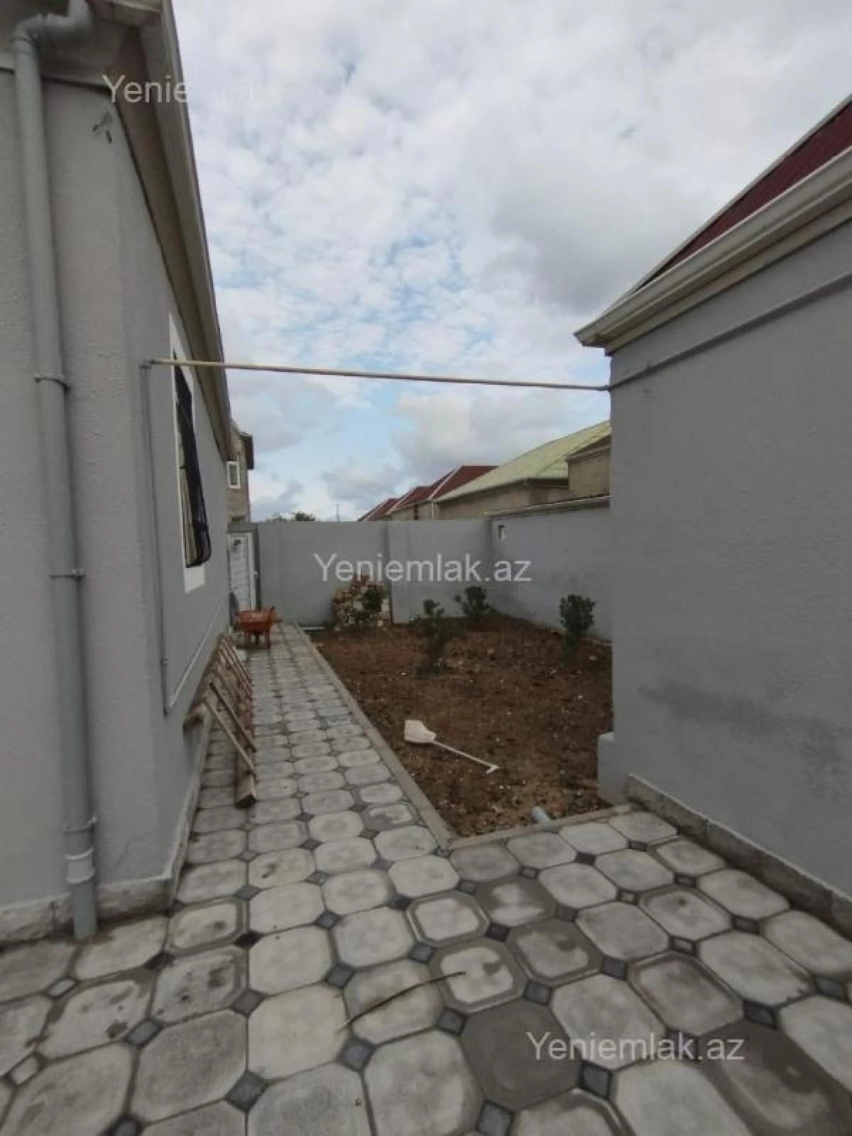 Satılır 4 otaqlı həyət evi 100 m²