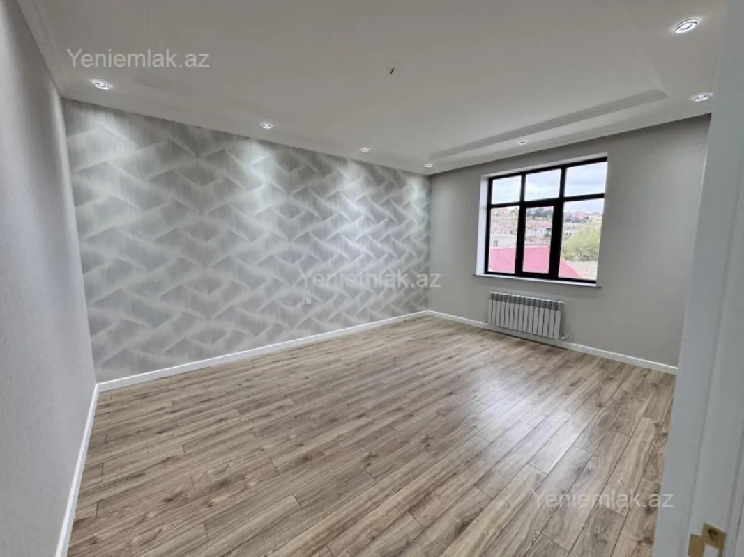 Satılır 4 otaqlı həyət evi 200 m²