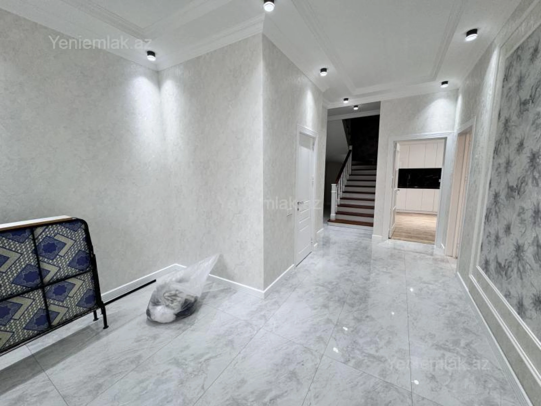 Satılır 4 otaqlı həyət evi 200 m²