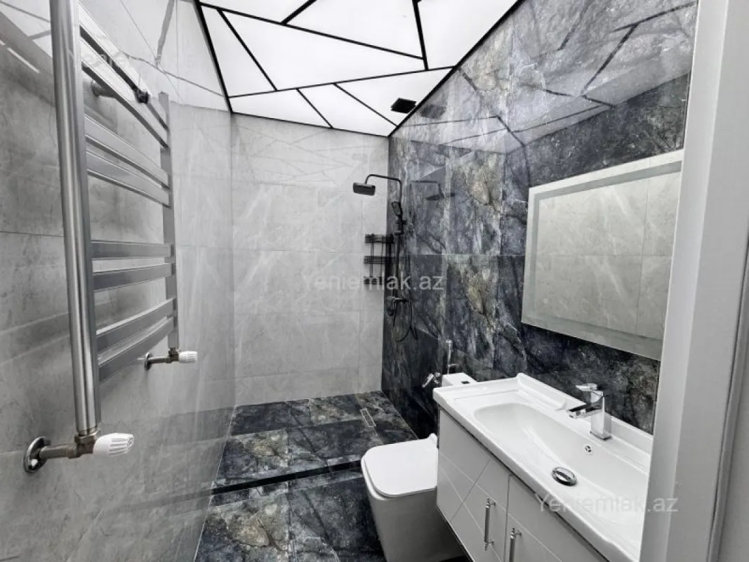 Satılır 4 otaqlı həyət evi 200 m²