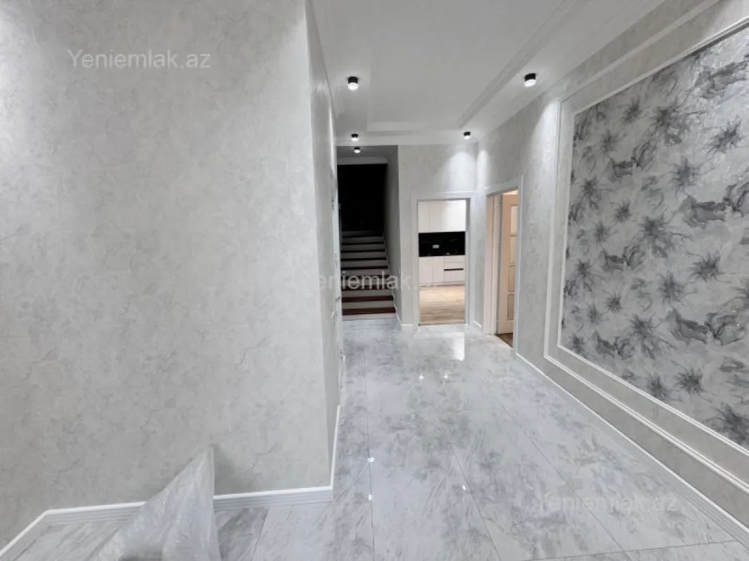 Satılır 4 otaqlı həyət evi 200 m²